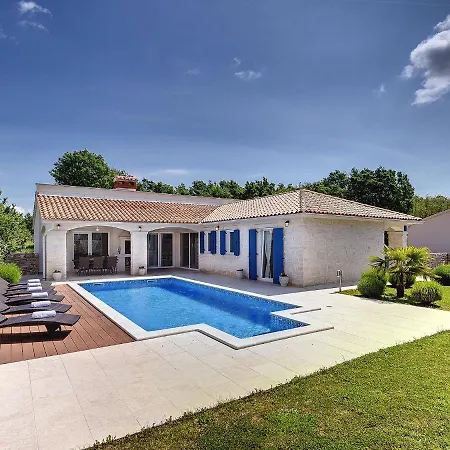 Comfortable With Private Swimming Pool Βίλα *