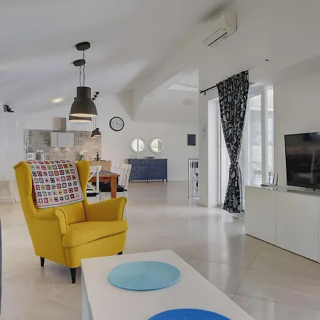 Βίλα Comfortable With Private Swimming Pool