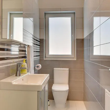 Comfortable With Private Swimming Pool